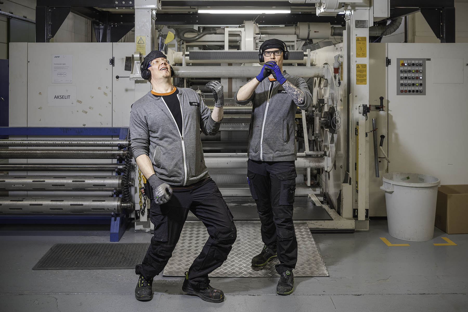 Työpari. Kari Harju­niemi, ilmakitara, Oliver Bunz, laulu.  – Me olemme suunnilleen samaa ikäluokkaa ja meillä on paljon yhteisiä kiinnostuksen kohteita, kuten darts ja musiikki, Bunz sanoo. Harju­niemi kertoo, että  suunnitteilla on yhteinen musiikki­hanke.  