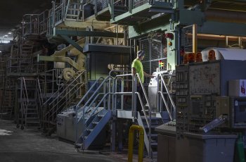 Pitkien perinteiden päässä Nokialla valmistetaan pehmopapereita arjen tarpeisiin.