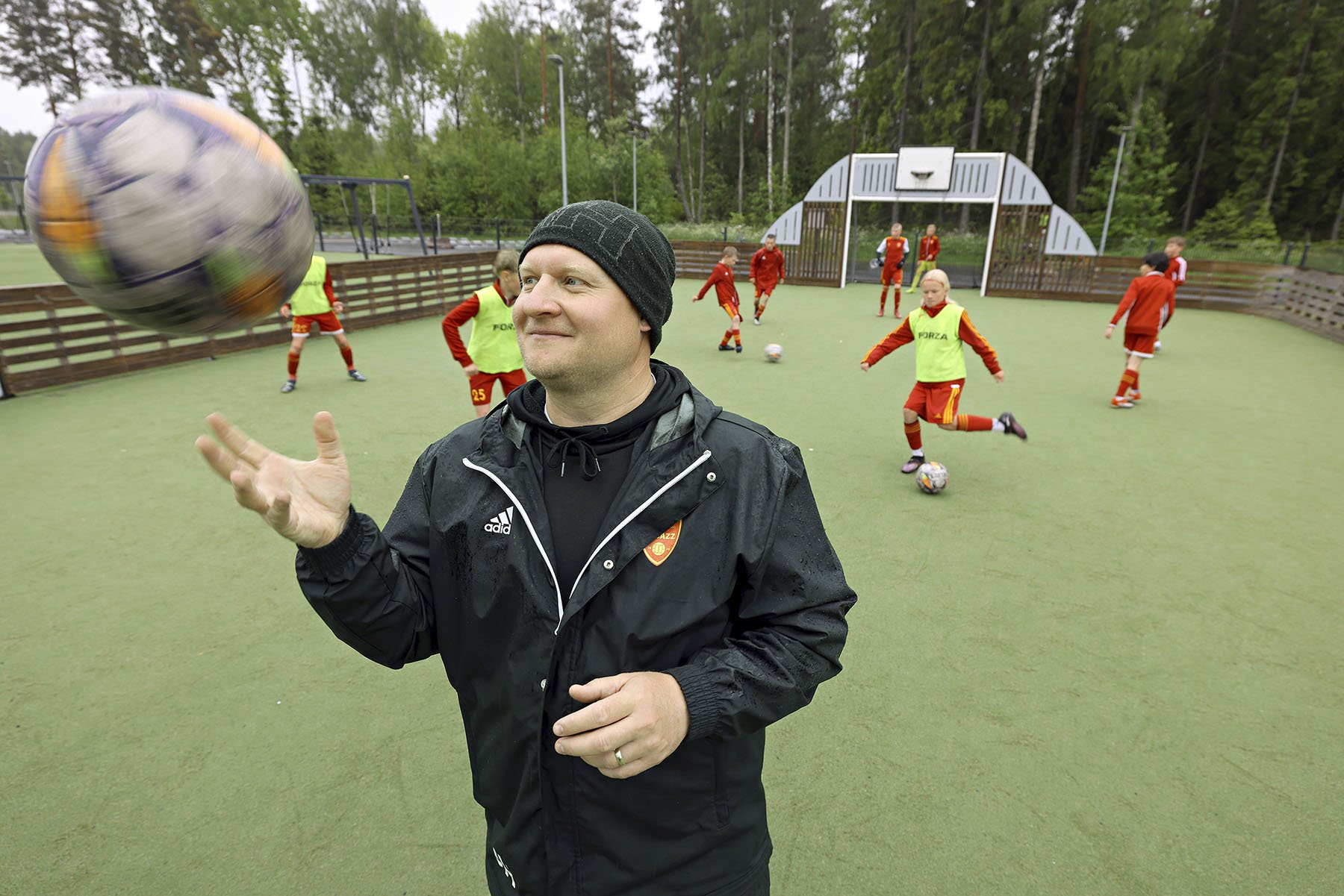 Jussi Hyvönen on 44-vuotias jälkikäsittelyn operaattori Corexin Porin hylsykartonkitehtaalta.