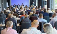 Paperiliiton valtuusto vietti kevätkokouksen yhteydessä liiton 120-vuotisjuhlaa.