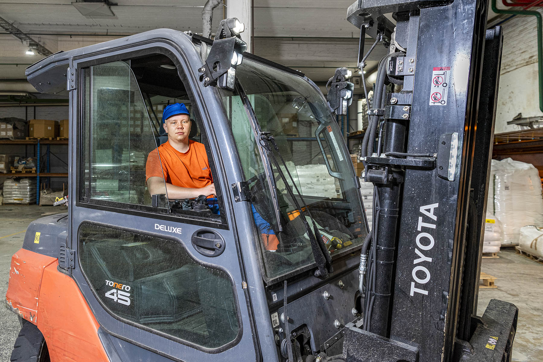 Onneksi paniikki­öitä ei ole ollut, vaan kaikki on mennyt loppujen lopuksi hyvin, kesätyöntekijä Jarno Salminen kertoo.