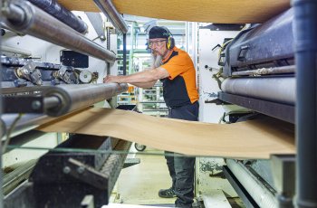 Kari Kotka, jonka ystävät tuntevat Kallena, sai vakituisen työpaikan 59-vuotiaana.