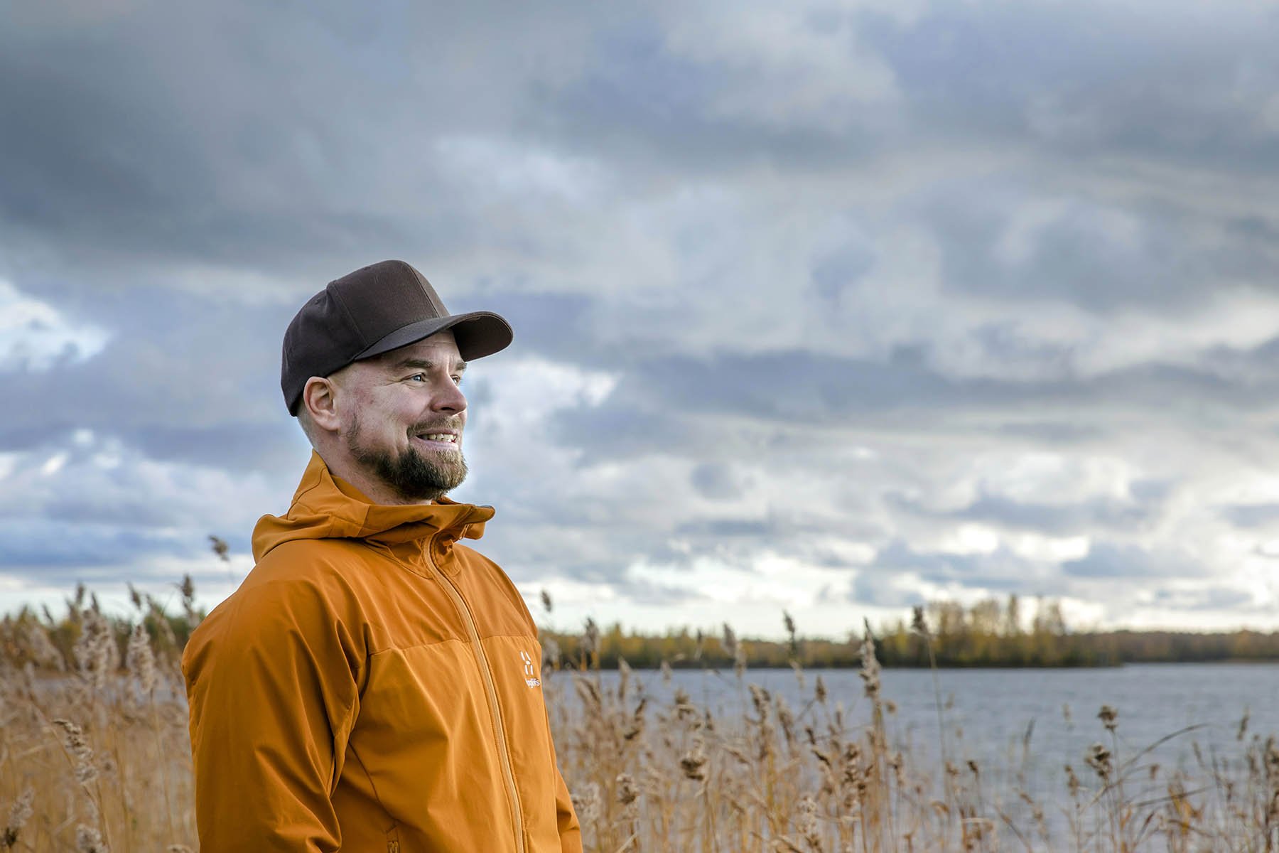 Heidi Blomqvist miettii, mitä tehdä kaikella sillä ajalla, joka pikkuhiljaa vapautuu lasten harrastus­kuljetuksista. 
Sampsa Grönlund viihtyy pohjoisessa.
Tenho Dahl  viettää paljon aikaa mökillä yhdessä vaimonsa Eilan kanssa. 
Pojan kuolema on ollut Mirja Komulaiselle raskain asia. 