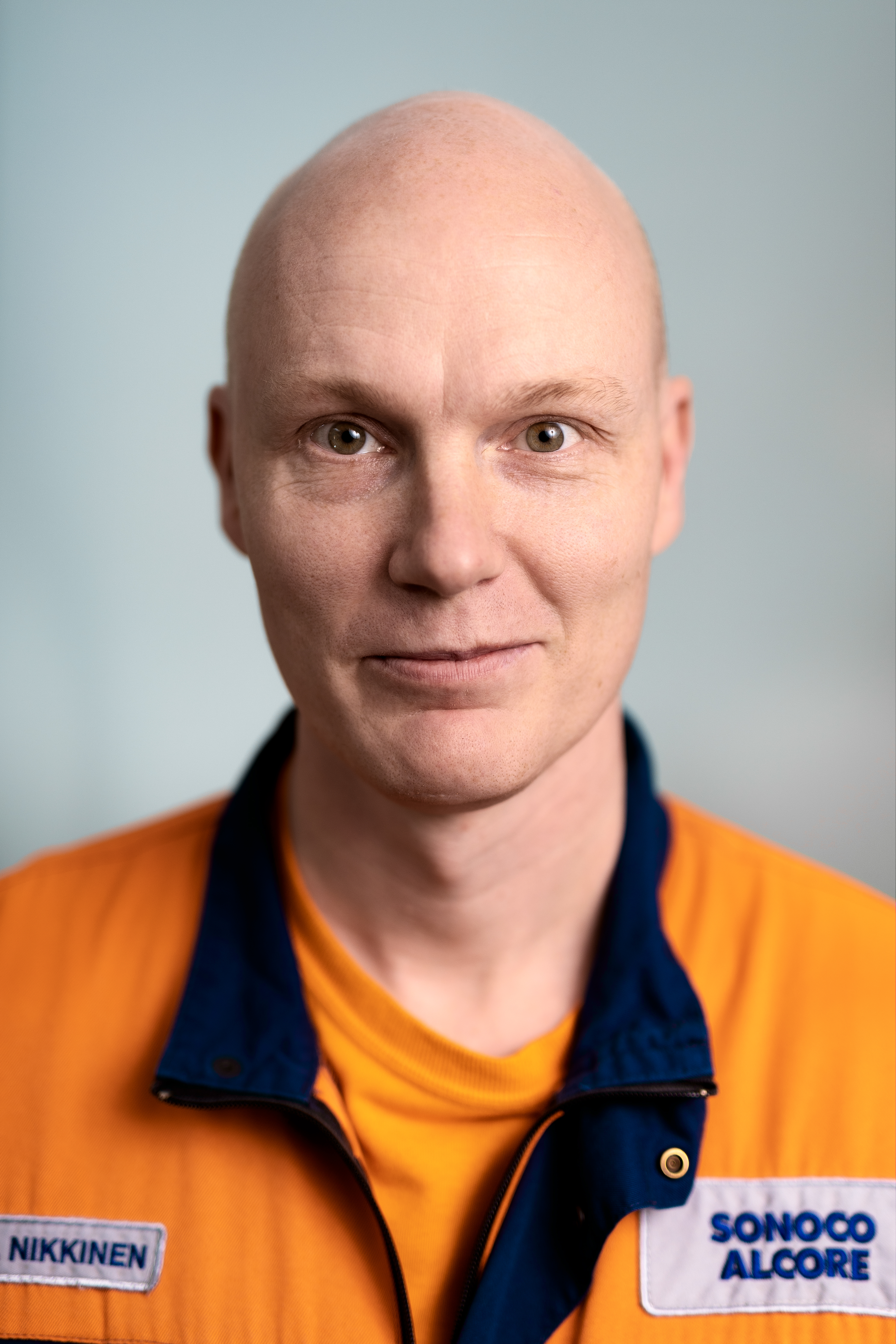 Mika Nikkinen on kartonkikoneen hoitaja Sonoco Alcorella Kotkassa.