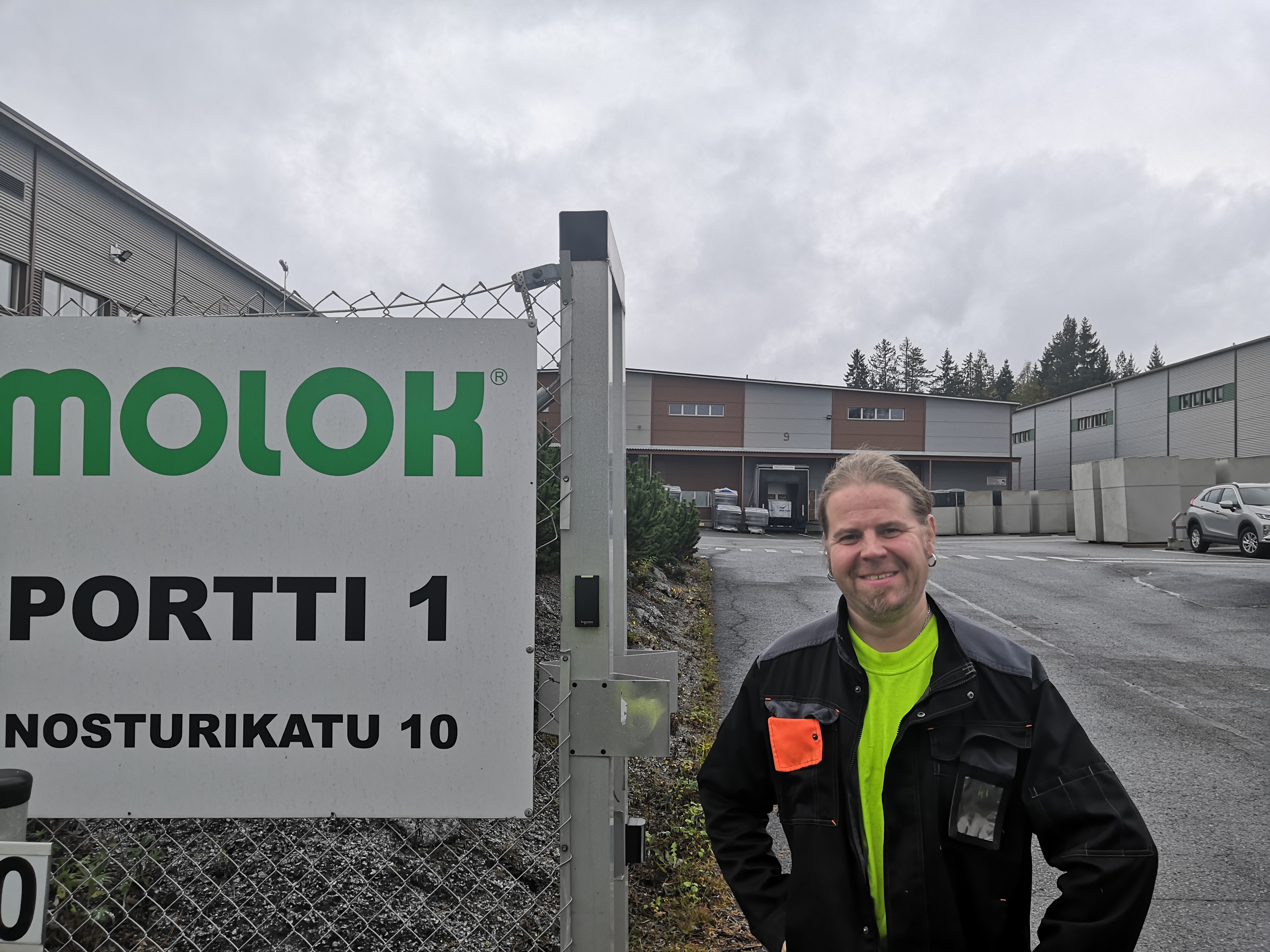 Jukka-Pekka Hirsimäen piti vaihtaa alaa, kun kirjekuoritehdas suljettiin.
